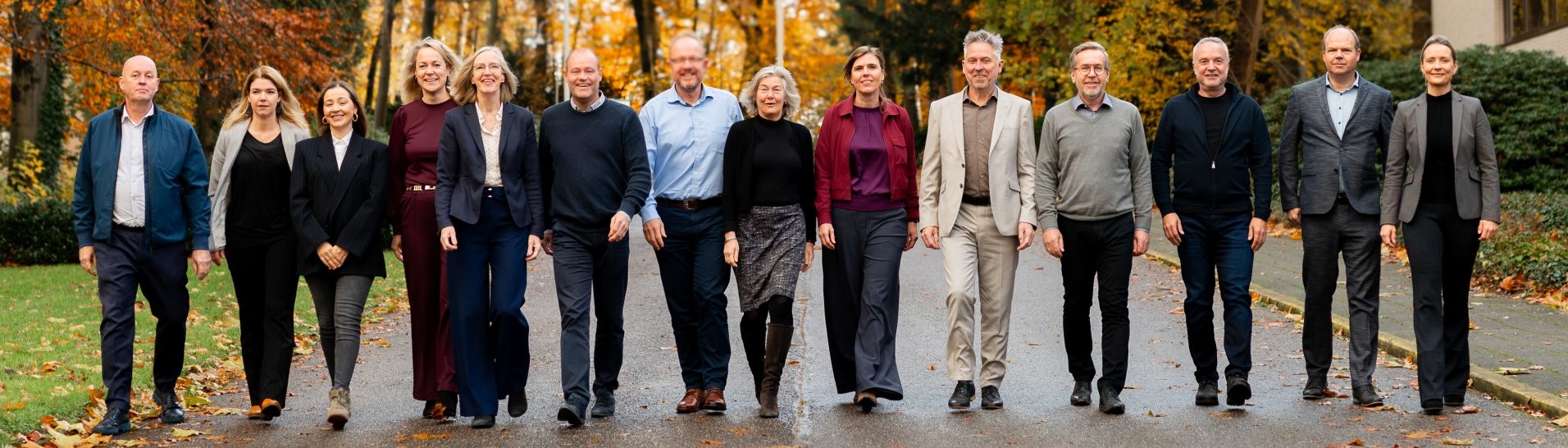 Slider groepsfoto 2 - wandelend team WENB - 1912x546px